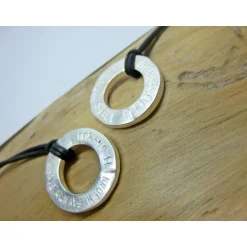 Schmuck|Gold- und Designschmiede Birlinger Großer, massiver Silberanhänger "Stamped Wheel M", personalisierbares Geschenk zur Konfirmation, Firmung mit Prä