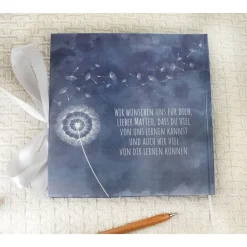 Fotoalbum & Gästebuch|my-own-story Gästebuch & Album zur Taufe mit Pusteblume & Schirmen in minimamistischem, edlem Grau