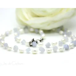 Sale Halskette in Weiß aus Süßwasserzuchtperlen sowie Chalcedon-Würfelchen in Aquablau, auch als Brautschmuck, Accessoire Brautschmuck