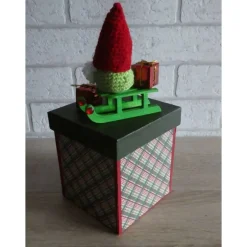 Geschenkverpackungen|CreativBaer Handgefertigte Geschenkverpackung Wichtel auf Schlitten, Schriftzug Merry Christmas