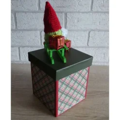 Geschenkverpackungen|CreativBaer Handgefertigte Geschenkverpackung Wichtel auf Schlitten, Schriftzug Merry Christmas