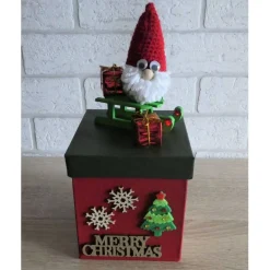 Geschenkverpackungen|CreativBaer Handgefertigte Geschenkverpackung Wichtel auf Schlitten, Schriftzug Merry Christmas