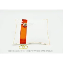Outlet Handgemachtes Ringkissen mit aprikotfarbenem Satinband & Knopf – Unikat, 16x15 cm, für Deine Hochzeit Ringkissen