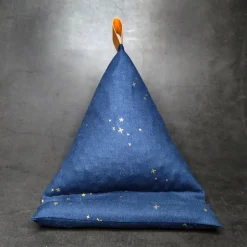Weihnachtsgeschenke|Raeuberkind Handykissen / Sitzsack LITTLE STARS ON BLUE  - Smartphonestütze, Tabletkissen, Kirschkernfüllung | RÄUBE