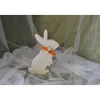 Hot Hase weiß mit Samtschleife in orange und Papierblumen Osterhasen