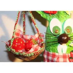 Outlet Hasenfigur ERDBEERHASERL handgefertigte Künstler-Figur Osterdeko Geschenk für Erdbeer-Fans Geldgeschenk Osterhasen
