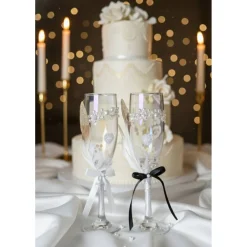 Sale Hochzeits-Champagnergläser „Love Sparkle“ – Handverzierte Sektgläser mit Perlen, AB-Schimmer & Federn im Brautpaar-Look Hochzeitsdeko