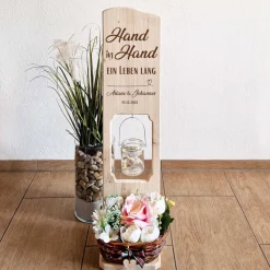 Best Hochzeitsgeschenk Holzschild Hand in Hand ein Leben lang personalisiert mit Namen und Datum Hochzeitsgeschenke