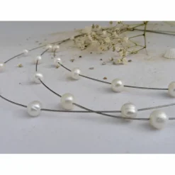 Sale Hochzeitsschmuck Perlen, feine zarte Brautkette echte Perlen, dreireihig auf Draht schwebend mit Silber Brautschmuck