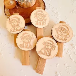 Best Holzklammer mit weihnachtlichen Highland-Cow Motiven, Wäscheklammer Bambus, Geschenkverpackungen, Geschenkanhänger Geschenkverpackungen