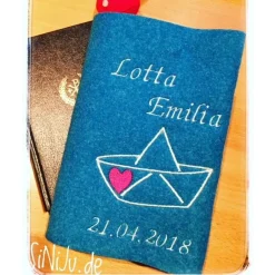 Gotteslobhülle|SiNiJu Individuelle Gotteslobhuelle  aus Wollfilz, personalisiert bestickt