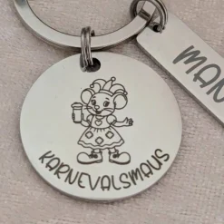 Accessoires|DekoBaerShop Karnevalsmaus Schlüsselanhänger– Personalisiert, rostfreier Edelstahl, tolles Accessoire für Karneval