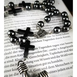 Rosenkränze|Tinas Schmucktruhe Katholischer Rosenkranz aus Hämatitperlen und Edelstahl – Modernes Design und Tradition vereint