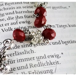 Outlet Katholischer Rosenkranz silber-rot – Glasperlen & verziertes Kreuz, 69 cm Rosenkränze