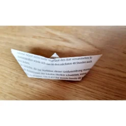 Tischdekoration|Mariley Kreationen Klassische Papierschiffchen, Tischdeko zur Taufe, zeitlos, Unikat, handgefertigt, Origami, Upcycling aus Buchseiten,