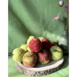 Discount Knackige Äpfel aus der echten Wolle in grün oder rot gefilzter Apfel Herbst