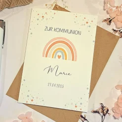 New Kommunionskarte personalisiert für Jungen – Glückwunschkarte Erstkommunion mit Name & Datum – Regenbogen Design Glückwunschkarten