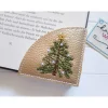 Discount Lesezeichen Tannenbaum gestickt aus Kunstleder gold – Weihnachts-Leseecke Geschenk Weihnachtsgeschenke
