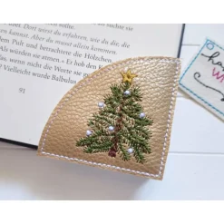Discount Lesezeichen Tannenbaum gestickt aus Kunstleder gold – Weihnachts-Leseecke Geschenk Weihnachtsgeschenke