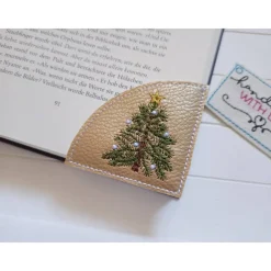 Discount Lesezeichen Tannenbaum gestickt aus Kunstleder gold – Weihnachts-Leseecke Geschenk Weihnachtsgeschenke