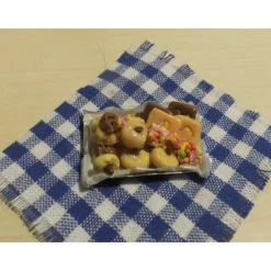 Miniatur Gebäck Plätzchen auf dem Blech – Auswahl aus sieben Sorten – Deko & Basteln im Maßstab 1:12 für Puppenhaus Wichtelzauber