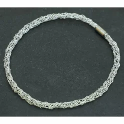 Brautschmuck|bcd manufaktur moderne Damen-Halskette gehäkelt - in sich verdreht - aus Silberdraht, Silberdrahtschmuck von