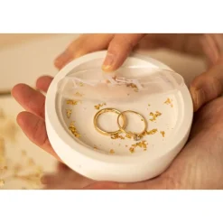 New Moderne Ringbox mit personalisierter Acryl-Scheibe Laser graviert | Ein besonderes Accessoire für Deine Hochzeit Ringkissen