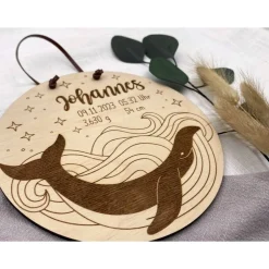 Dekoration|Niepercoolen Namensschild, Geburtsschild, Holzschild mit Blauwal, personalisierbar aus Holz mit Geburtsdaten, für das Kinderzimmer zu