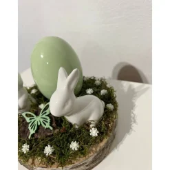 Best Osterdeko auf einer Baumscheibe Hasen grün Osterdeko