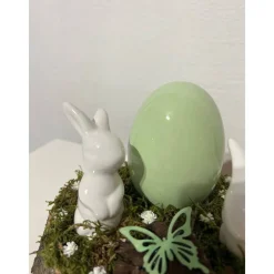 Best Osterdeko auf einer Baumscheibe Hasen grün Osterdeko