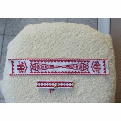 New Osterdeko, Weiheset für das Osterlamm,  rot weiß Kreuzstich Ostertischdeko