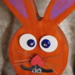 Clearance Osterhase Hasenfigur ORANGE zauberhafter Holzhase mit handgestrickten Accessoires bemalt mit Acrylfarben Osterdeko Osterhasen