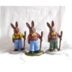 Clearance Osterhase mit Korb (Nr. 1) aus Keramik (blau-gelb-rot) Osterhasen