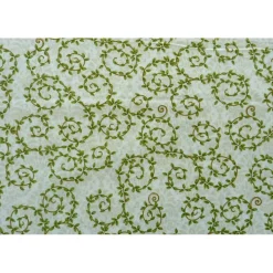 Best Patchworkstoff Winter Bliss filigrane Ranken in grün auf beigem Hintergrund Weihnachtsstoffe