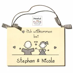 Discount Personalisierbares Türschild aus Holz für Paare – Einzugsgeschenk & Hochzeit, handgemacht & wetterfest, individuelles Holzschild mit Name, Haustürschild als Paargeschenk Hochzeitsdeko