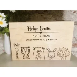 Dekoration|KreativePeri Personalisierte Erinnerungskiste für Babys - Safari-Tiermotiv - mit Name und Datum personalisiert.