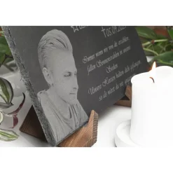 Best Personalisierte Schiefertafel 30x20cm – Grabstein & Gedenktafel mit Wunschgravur für Urnengrab Gedenksteine