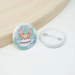 Outlet Personalisierter Namensbutton Pin Rentier | 32 mm | Namensanstecker Geschenke Party Geschenkeanhänger