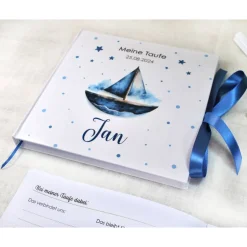 Fotoalbum & Gästebuch|my-own-story personalisiertes Gästebuch zur Taufe mit Segelboot in tiefem Blau blanko od. mit Fragen / Fragebogen