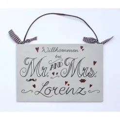 Outlet Personalisiertes Türschild aus Holz – Geschenk für Paare & Hochzeitsgeschenk Mr. AND Mrs. mit Namen Gastgeschenke