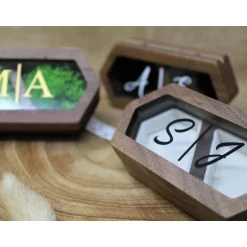 Discount Ringbox personalisiert mit Initialen in Holzoptik und Sichtfenster /// Verlobung| Hochzeit| Ringe| Aufbewahrung| Beschri Ringkissen
