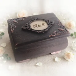 Ringdose braun aus Holz mit Ringkissen personalisierbar mit Monogramm Datum Ringbox Hochzeit Ringkästchen Ringträger Ringkissen