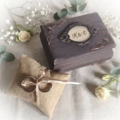 Ringdose braun aus Holz mit Ringkissen personalisierbar mit Monogramm Datum Ringbox Hochzeit Ringkästchen Ringträger Ringkissen