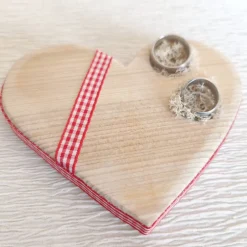 Ringkissen|Keetjes Küstenmanufaktur Ringkissen für die Hochzeit aus Holz in Herzform mit Moos für Eheringe romantischer Landhausstil