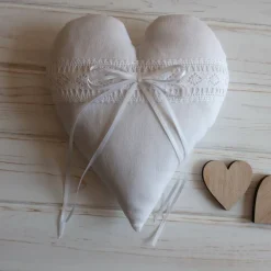 Discount Ringkissen Herz aus Baumwolle weißes Herz perfekt für Hochzeitsdeko Vintage Shabby Chic Ringkissen
