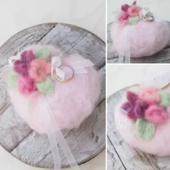 Ringkissen|Chrijou Ringkissen in Herzform aus dem Naturmaterial Wolle als Hochzeitsaccessoires in Handarbeit gefilzt; Produkt #469342