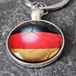Outlet Schlüsselanhänger Fußball Deutschland silberfarben – hochwertiger Glascabochon Geschenke