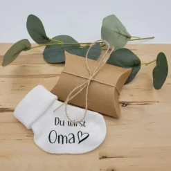 Einladungskarten|MonideaS Schwangerschaft verkünden - Babysocke mit Geschenkverpackung - personalisierbar