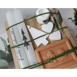 Weihnachtsgeschenke|CreativAnita Seifengeschenk mit Kerzen und Kerzenhalter, Tannenbaum - Trockenblumen dekoriert