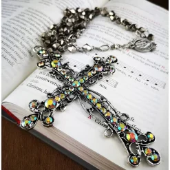 Silberner Rosenkranz – Glitzerndes Schmuckstück mit modernem Design & spiritueller Bedeutung Rosenkränze